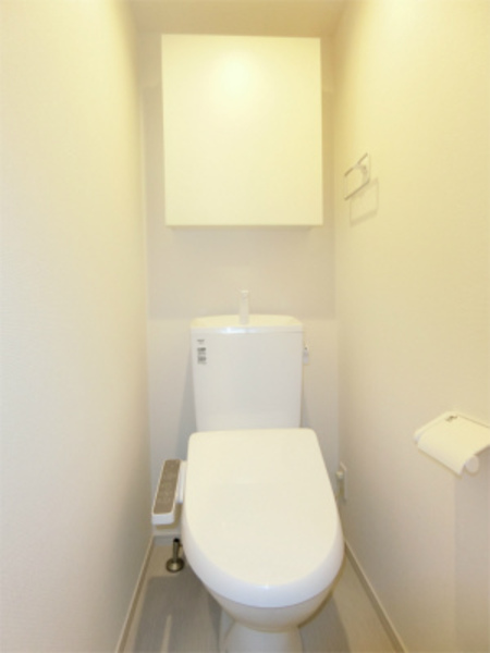 トイレ　温水洗浄便座付きトイレ