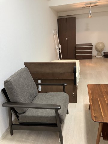 その他　ソファ、テーブル、ワードローブ、タンス