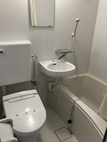 トイレ　トイレ、洗面台、ユニットバス