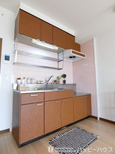キッチン　工事完了前の為同じ６号室のお部屋になります。現状優先致します