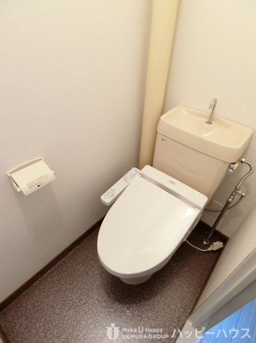 トイレ　工事完了前の為同じ６号室のお部屋になります。現状優先致します