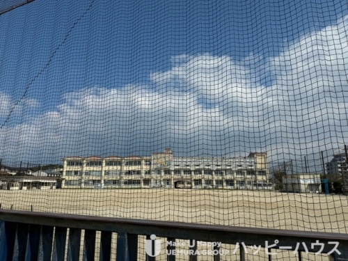 小学校　福岡市立三苫小学校（小学校）まで650m