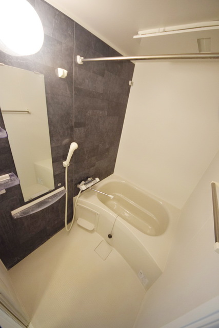 バス・シャワールーム　～１日の疲れを流しましょう～