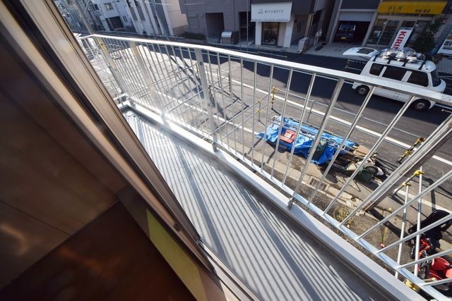 バルコニー　お問い合わせはタウンハウジング調布店まで