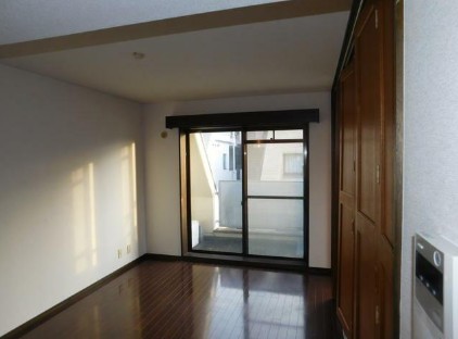 居室・リビング　9.5帖のきれいなLDK。