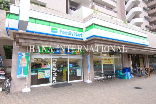コンビニ　ファミリーマート 千住曙町店（コンビニ）まで356m