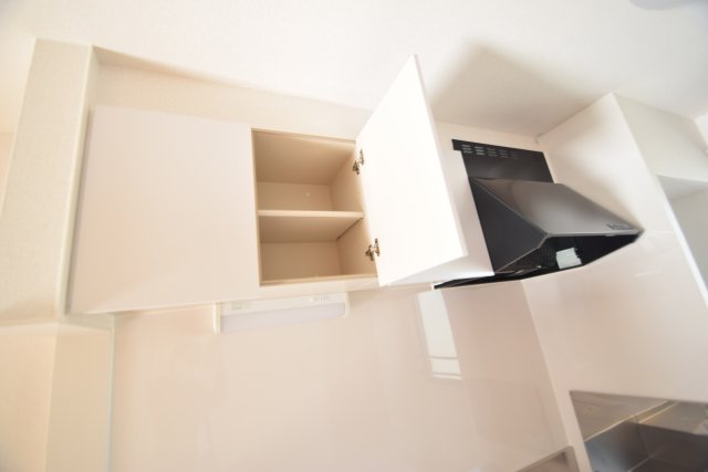 その他　キッチン上です