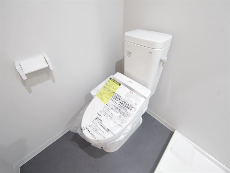 トイレ　温水洗浄暖房便座付トイレ