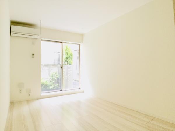 居室・リビング　ゆったり過ごせる居間です