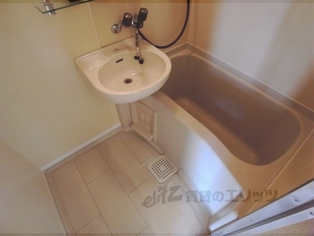 バス・シャワールーム　バス