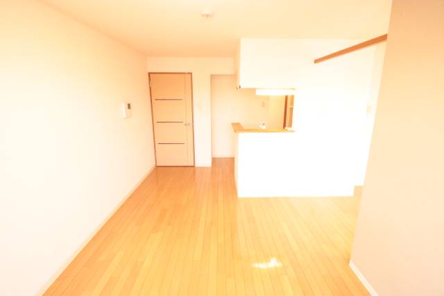 居室・リビング　清掃済みのキレイなリビング♪