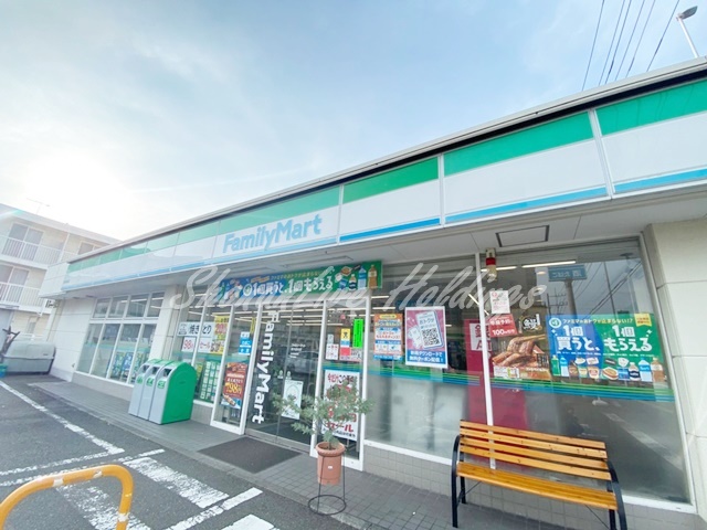 コンビニ　ファミリーマート 厚木恩名店（コンビニ）まで76m