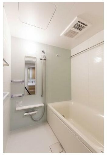 バス・シャワールーム　ご家族や長時間入浴に便利な追い炊き機能付きです♪