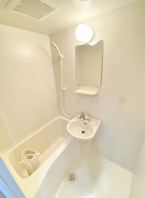 バス・シャワールーム　バストイレ別