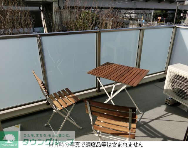 バルコニー　Ｆタイプ2015年3月撮影 ＭＲ時の写真で調度品等は含まれ…