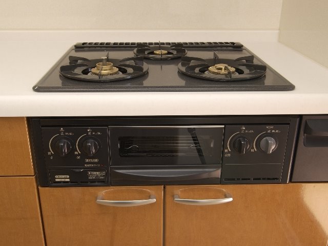 その他設備　システムキッチン３口コンロ