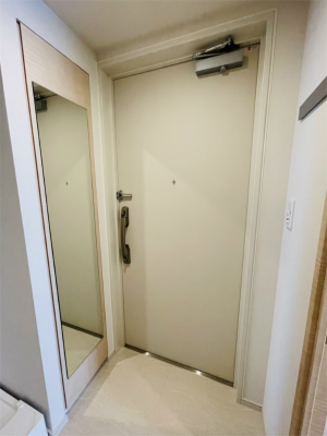 玄関　※別部屋参考写真