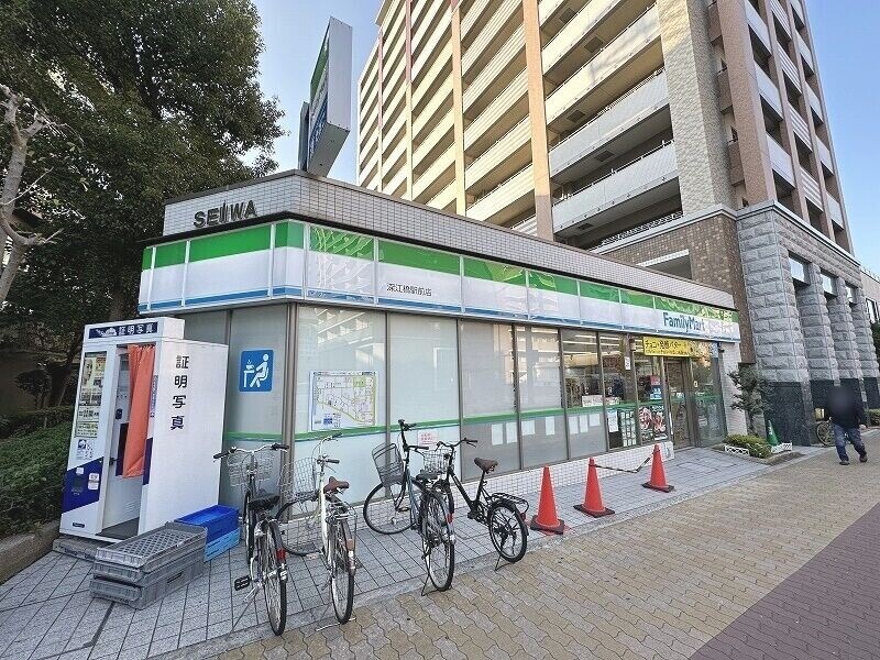 コンビニ　ファミリーマート深江橋駅前店（コンビニ）まで242m