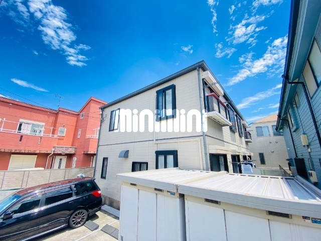 建物外観　閑静な住宅街で南向きです