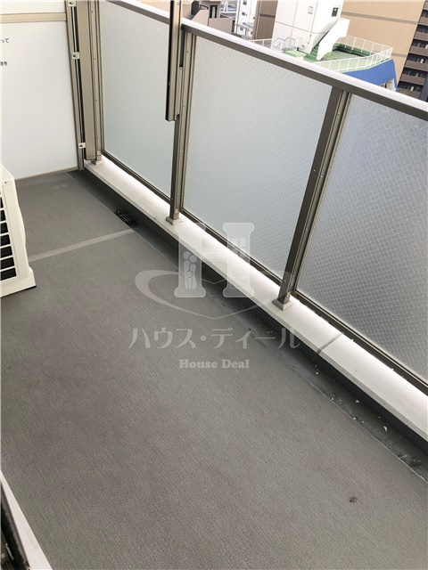 バルコニー　外からの目が気にならないバルコニーで洗濯物が干せます