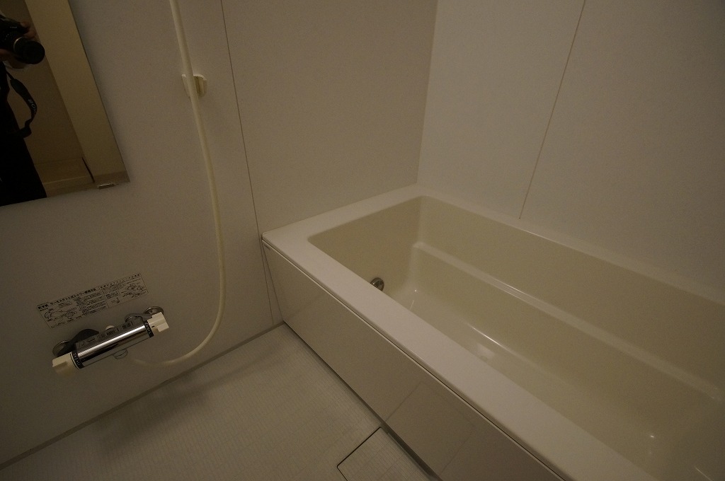 バス・シャワールーム　追焚き機能付のお風呂