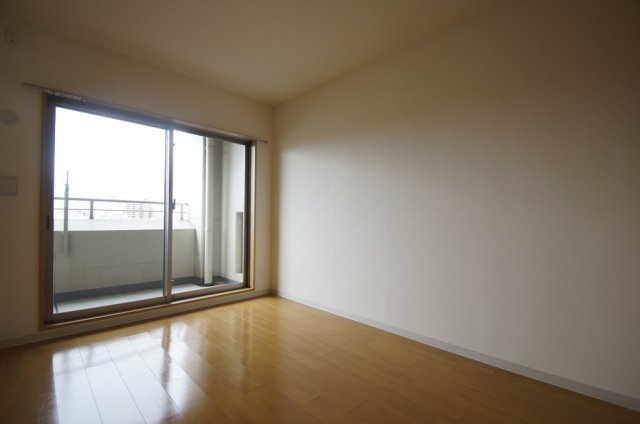 その他部屋・スペース　清潔感のあるフローリングのお部屋です