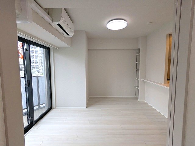 その他設備　インターネット無料 リビングにエアコン付、全室照明付 カウン