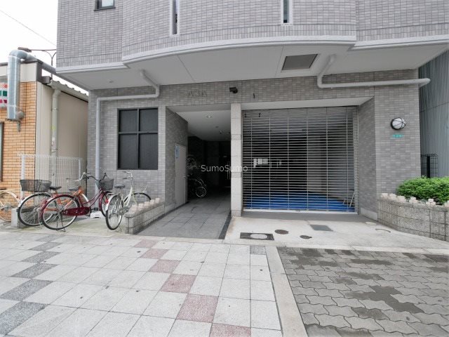 エントランス　清潔なエントランスです