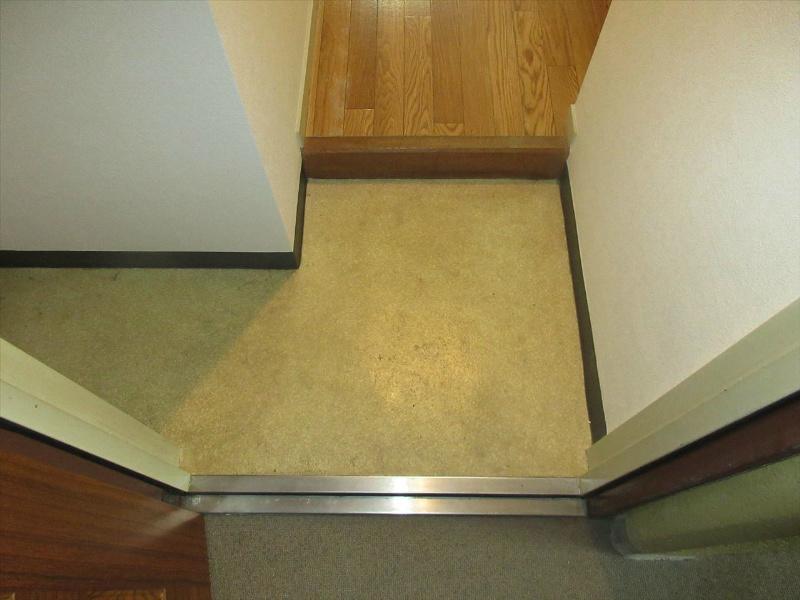 玄関　上前津かえでビル