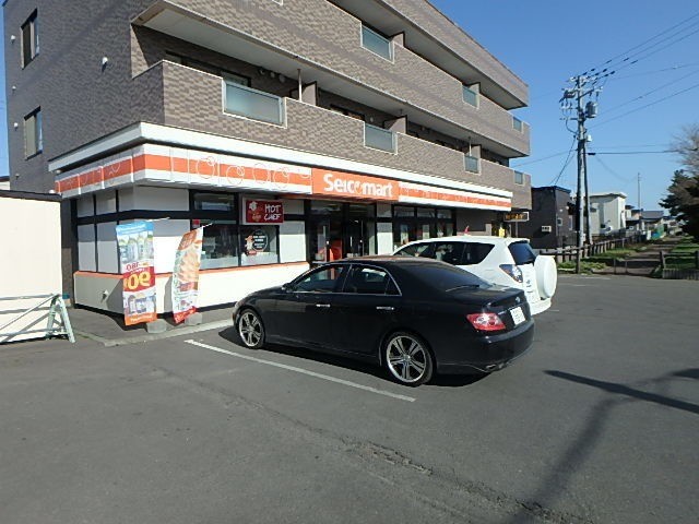 コンビニ　セイコーマートふじもと店（コンビニ）まで587m