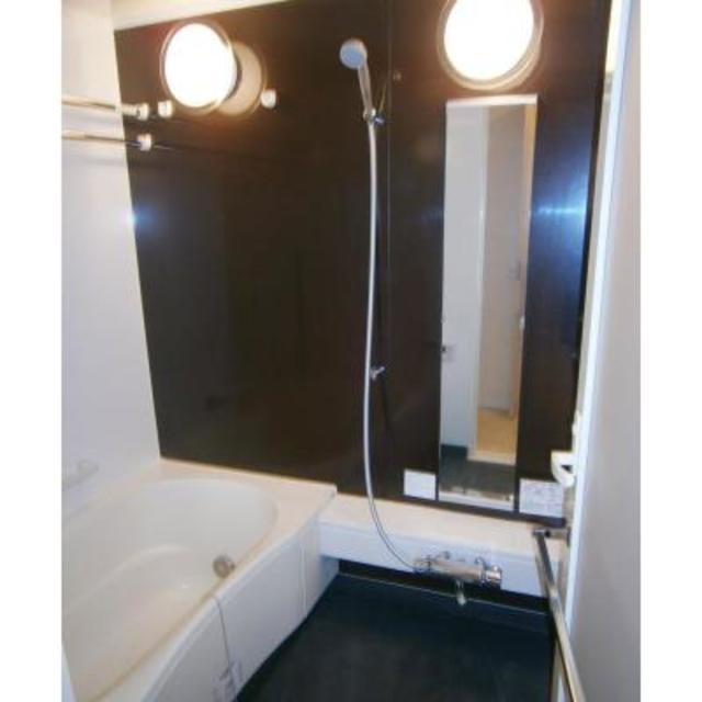 バス・シャワールーム　※写真は同タイプ住戸です。