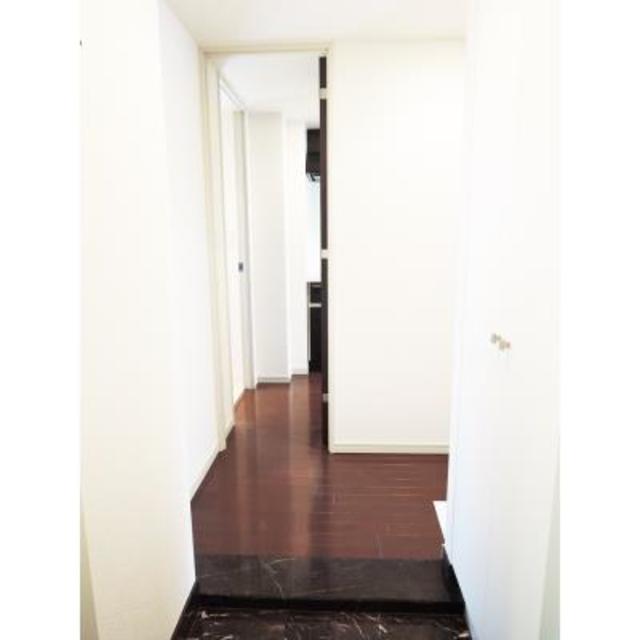 玄関　※写真は同タイプ住戸です。