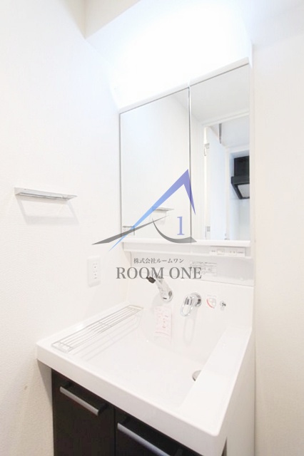 洗面設備　独立洗面台です。