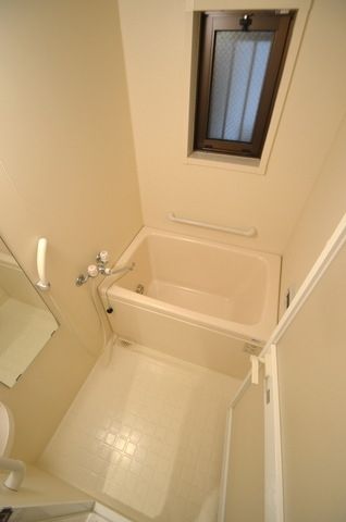 バス・シャワールーム　追い焚き付