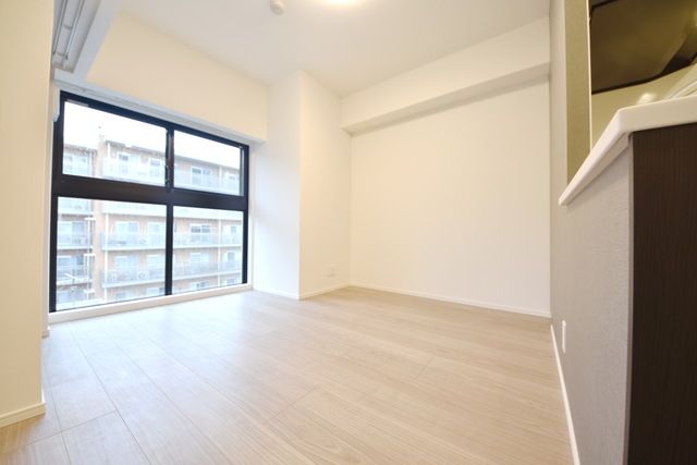 居室・リビング　フロアにより壁紙が違う場合あり