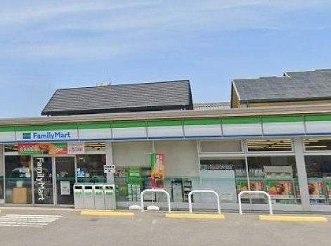 コンビニ　ファミリーマート半城土西町店（コンビニ）まで350m