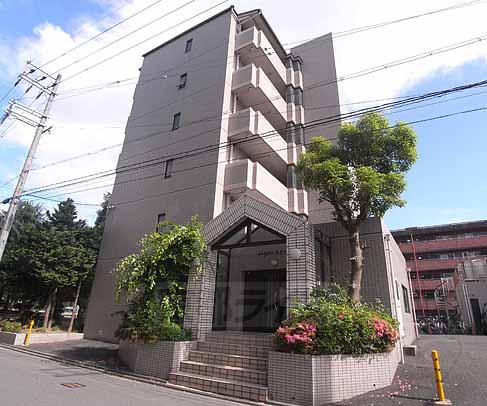 建物外観　龍谷大学裏に建っています。