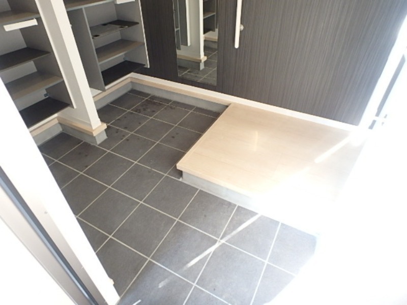 玄関　図面と現状に相違がある場合には現状を優先