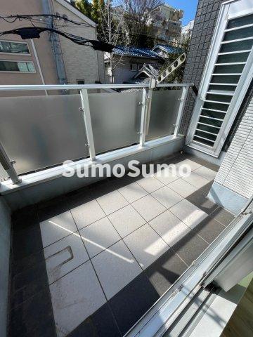 バルコニー　陽当たり良好なバルコニーです