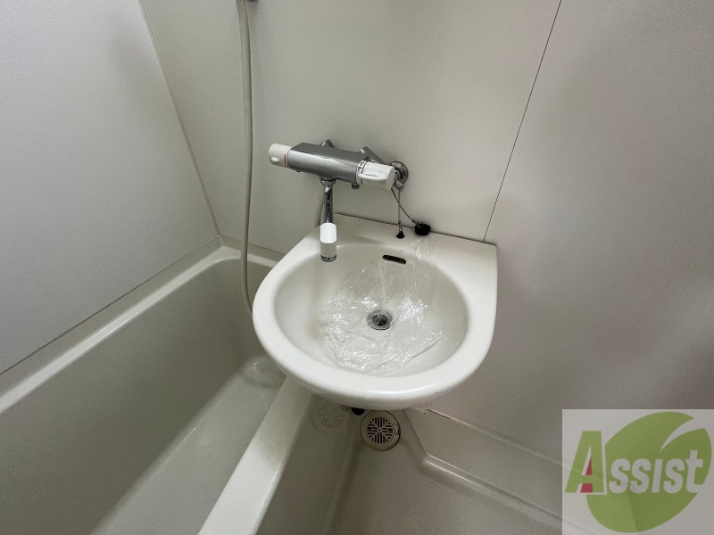 洗面設備　こちらに洗面台があります。朝の洗顔はこちらで。