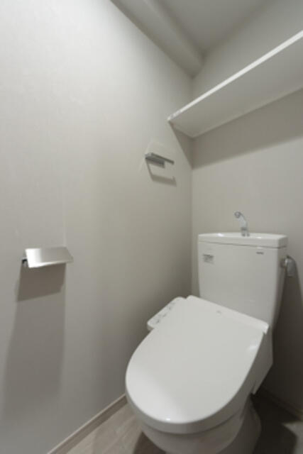 トイレ　※写真は同タイプ住戸です。