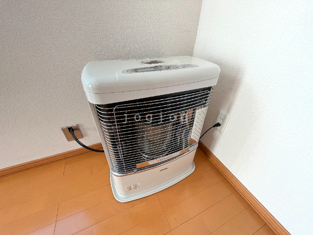 その他設備　灯油ＦＦ式ストーブ