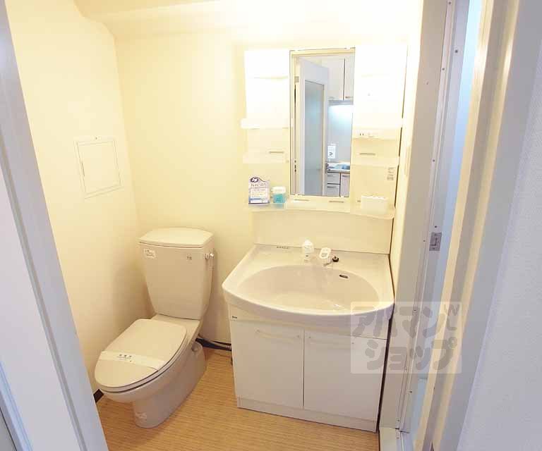 洗面設備　大きな独立洗面台！