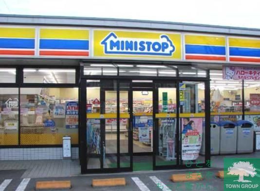 コンビニ　ミニストップ戸越駅前店（コンビニ）まで630m