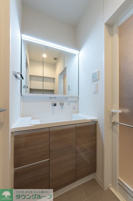 洗面設備　※写真は同タイプ住戸です。
