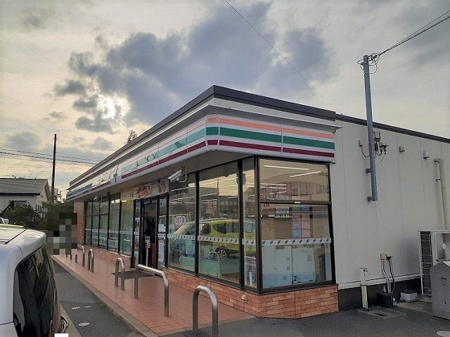 コンビニ　セブンイレブン 八街榎戸駅前（コンビニ）まで550m
