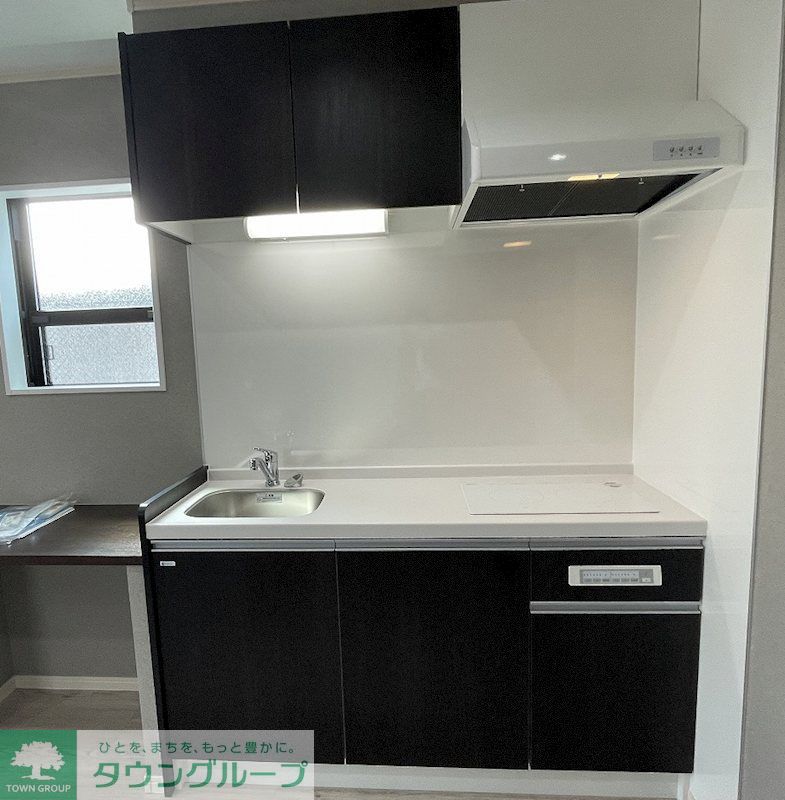 キッチン　リンドアカシア色のお洒落なキッチン！2口IHキッチンなので…