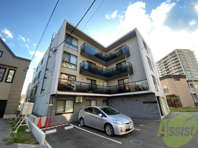 建物外観　札幌市中央区南５条西「ＲａｉｎｂｏｗＲｏａｄ南円山」