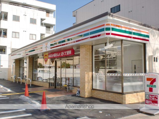 コンビニ　セブンイレブン（コンビニ）まで882m