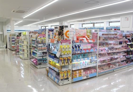 ドラックストア　ウエルシアアトレ亀戸店（ドラッグストア）まで897m